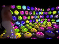 Vergnügungspark Innenraum Farbenfrohe Sprungkugel Spiel Interaktive Sprungkugel Projektion