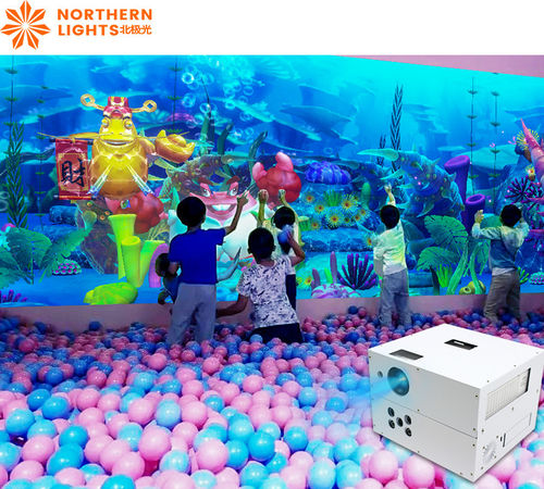 Neueste Unternehmensnachrichten über Interaktive Wandprojektion Interaktive Smashing Balls Spiel für Naughty Castle