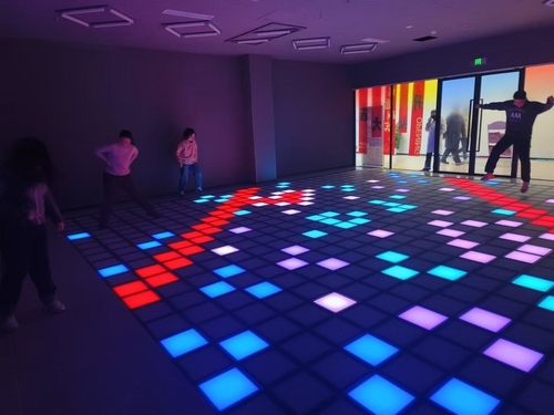 Neueste Unternehmensnachrichten über Interactive LED Floor Games: Bring Your Commercial Space to Life