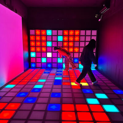 Interaktiver LED-Boden mit 30x30cm RGB-Fliesen und 1000 Ebenen für Spiele und Unterhaltung