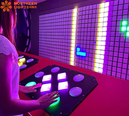 Guter Preis Vermietung von Party-Ausrüstung Aktivieren Push LED-Licht-Knopf Raum Sport-Spiel aktive Spiele Online