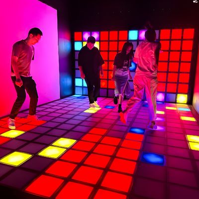 Guter Preis Sprungspiel LED Tanzflächenfliesen Interaktives Spiel Super-Gitter Online