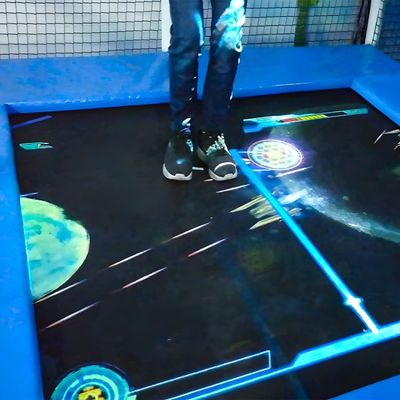 Guter Preis Indoor-Spiele auf dem Boden projiziert Trampolin-Projektor für Fußballspiele Online