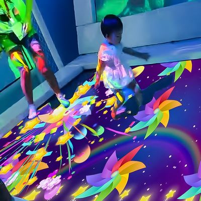 Guter Preis Interaktives Projektionsspiel für Trampoline 3500 Lumens Interaktives Fußballspiel Projektor Online