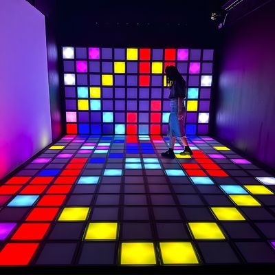 Guter Preis Brick Dance Floor Licht Interaktives LED-Boden 30x30cm Aktives Spiel für Innenräume Online