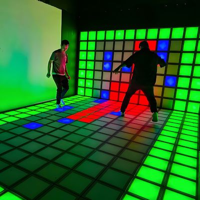 Guter Preis Super-Grid-Spiel Pixel 30x30cm Interaktives Licht Vloer Lava Aktives Spiel Led-Boden Online