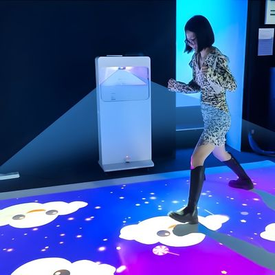Guter Preis All-in-one-Floor-Projektionsmaschine Tragbare interaktive Projektionsspiele Online
