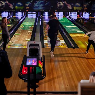Guter Preis Sport-Streicher-Pinsetter Vollstück Bowling-Maschine Standard Bowling-Ausrüstung Online