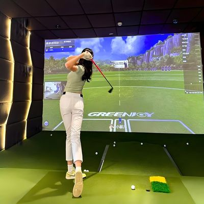 Guter Preis 3D-Projektion Indoor Infrarot-Induktion Golf-Simulation Trainer Golf-Simulator Online