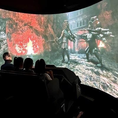 Guter Preis Realistische 3D-Rollercoaster mit bloßem Auge 8D-Kinosystem Orbit-Kino Online