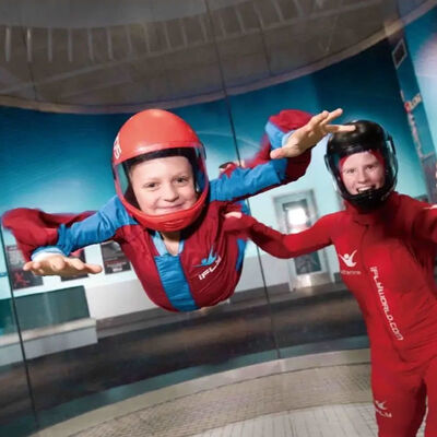 Qualität Vertikaler Windkanal Indoor Skydiving Simulator für den Innen- und Außenbereich mit mehrfacher Spielerkapazität in kommerziellen Vergnügungsparks usine