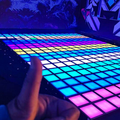 Guter Preis 30x30cm RGB Farbe Interaktiver LED-Boden mit 1000+ Spielstufen für Indoor Entertainment Online