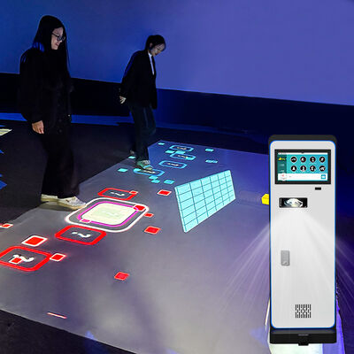 Qualität 5000 Lumens mobiler interaktiver Bodenprojektor mit mehr als 40 Spielen und Plug-and-Play-Setup für Indoor-Spielplätze und Fitnessstudios usine
