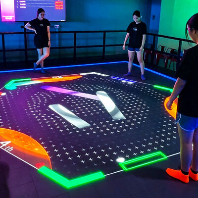 Qualität Interaktiver LED-Boden mit Echtzeit-Rangliste, 86-Zoll-Großbildschirm und 6 beliebten Spielen für Turniere usine
