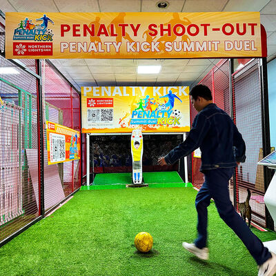 Qualität Interaktive Fußball-Goal-Challenge-Maschine mit HD-Bildschirm für 1-4 Spieler und hochfesten Eisenrahmen usine