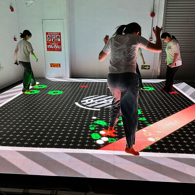 Qualität Aurora Motion Interaktiver LED-Gaming-Boden mit 8 Herausforderungen und großem 5m*5m Bildschirm für Multiplayer-Spielmodi Fabrik