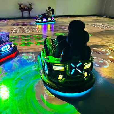 Qualität Interaktives Drift-Kart-System mit 8 Themen-Spielen, kundenspezifischen Platzbedarf und 36-V-Akku für Indoor-Unterhaltung Fabrik