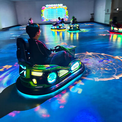 Qualität Maßgeschneidertes AR-Kart-Projektionssystem mit 8 integrierten Spielen und 36-V-Akku für Indoor-Attraktionen Fabrik